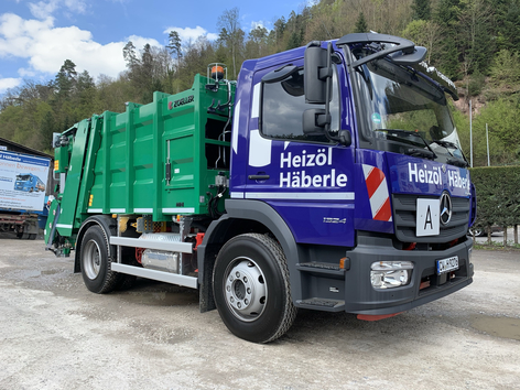 Der Mini-Müllwagen um enge Straßen im Landkreis Calw anfahren zu können